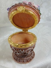 (2000) DREAMSICLES «Full Blossom» 11729 4 1/2″ hinged trinket box resin