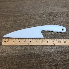 Lady M Cake Patisserie Knive – Premium Plastic Serrated -New with Paper Sheath