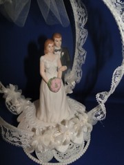 New Vintage Wilton Wedding Bliss Wedding Cake Top, Black coat # 117-7332