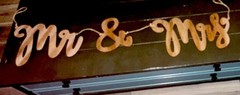 Wood & Twine Hanging «Mr & Mrs» Wedding Banner Brown 36 in x 8 in Romantic