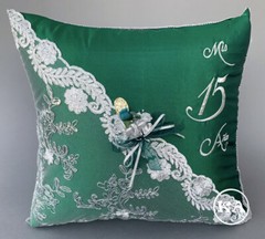 NEW! Quinceanera Kneeling pillow Hunter Green – cojin para quinceanera