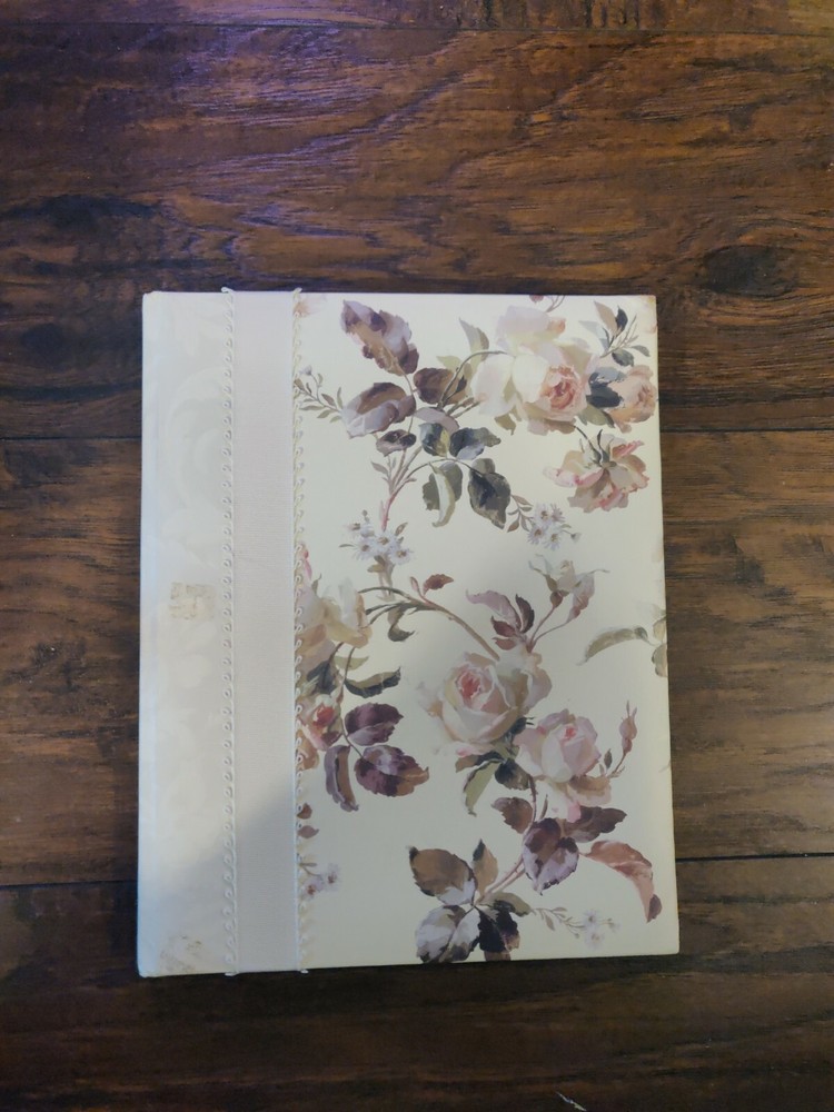 C.R. Gibson W2-5879 Charlotte Wedding Memory Book Ivory 11″x9″