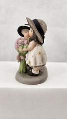 2000 NBM Bahner Studios Enesco Bearing the Blossoms of Love Figurine #786098