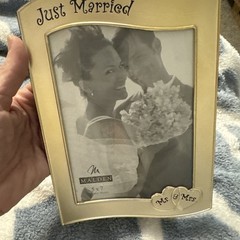 Malden picture frame Just Married 5 x 7 Gold tone finish