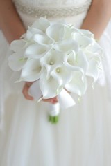 IFFO Bride Holding Flowers, high Simulation pu Calla Lily Bouquet, and Never …