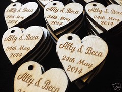 Personalised Engraved Wooden Hearts Present Hangers Wedding Table decor Favours