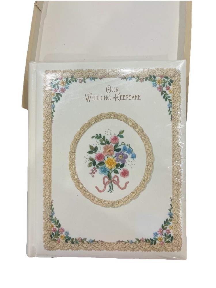Vintage Hallmark Wedding Keepsake Album 11” X 9” New In Box Floral Bouquet