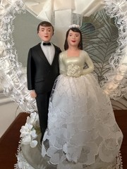 VTG Wedding Cake Topper Bride and Groom Figurine with Lace Heart and Garter