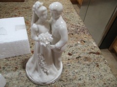 ROYAL ALBERT ENGLAND WEDDING CAKE TOPPER 5″ NEW IN THE BOX