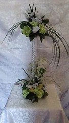 BEAUTIFUL HANDMADE TABLE CENTERPIECE FOR WEDDINGS WHITE/SAGE GREEN ROSES
