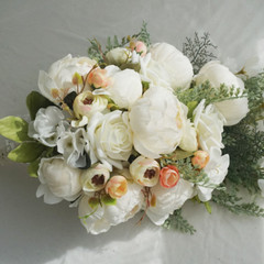 High-end Simulation Bride Holding Flowers Wedding Photo Waterfall Bouquet