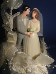 New Vintage Wilton Cascade of Love Wedding Cake Top, Black Suit # 114-412