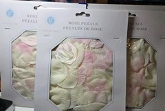 DARICE’s Victoria Lynn Rose Petals Cream/Rose 3 Pks Of 100. NEW – TB66