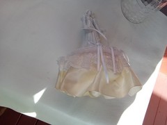 WEDDING TOPPER VTG COUPLE PORCELAIN WHITE FIGURES 8″ TALL SATIN & LACE RUFFLE