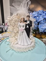 Gorgeous Vintage Wilton Weddimg Cske Topper