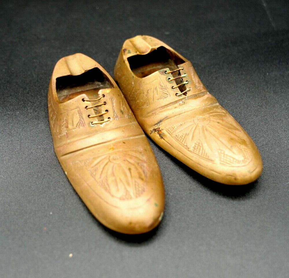 Vintage Solid Brass Poe Pair Of Shoes India Handmade Casual Footwear Ashtray