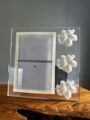 Beautiful Clear Acrylic Photo Frame With Three Lilies, Holds 4×6 Photo, 7”x7”
