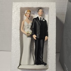 wedding cake topper Weddingstar The Love Pinch Funny Porcelain Figurine