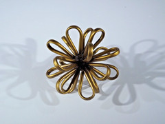 Metal Gold Tone Loop Table Top Decor – Pier 1 – Shiny – Figurine – Abstract