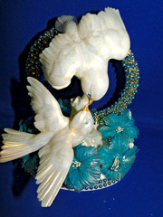New Elegant Handmade Aqua & Gold Rhinestones Kissing Love Birds Cake topper #152