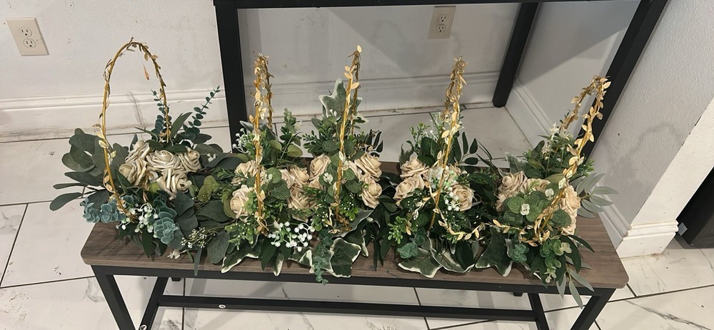 Table Centerpiece Gold LED Hoop with Ivory Roses & Greenery, Battery