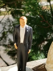 2 PAIRS VINTAGE 1947 WEDDING CAKE TOPPERS BRIDE / GROOM COAST NOVELTY CHALKWARE