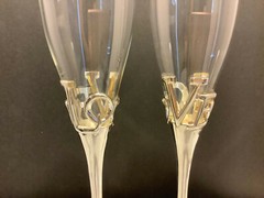 Set of 2 Tall Stemmed Champagne Toasting Glasses Silvertone Hearts Love Wedding