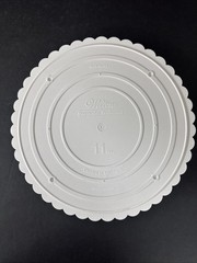 Wilton Circles of Strength 2 tier Cake Separator Plates Scalloped 10” & 11″