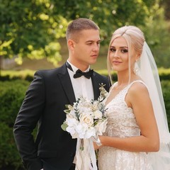 Elegant White Champagne Artificial Rose Wedding Bouquets for Bride & Bridesmaid