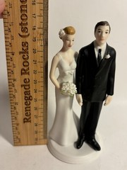 Weddingstar The Love Pinch Bridal Couple Funny Wedding Porcelain Figure cake top