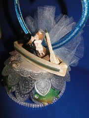 New Vintage Unique Kissing Bride & Groom in canoe Wedding Cake top #200