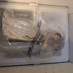 Wedding Cake Topper «United in Love» by Lenox 8.5″H Brunette Bride new open box