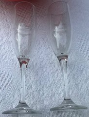 Bride Groom Glasses Champagne Wedding Toast White Lettering 6 oz Flowers Vintage