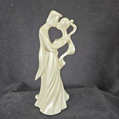 Wilton Wedding Cake Topper Bride Groom The First Kiss 202-258 2007 Contemporary