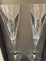 Vera Wang Wedding Cake And Knife Set And Champagne Glasses