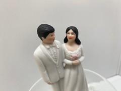 Porcelain Bride & Groom Cake Topper – Figurine Wedding & Engagement Party Decor