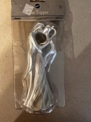 Wilton Pearly White Bride And Groom First Kiss Cake Topper NIP