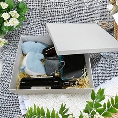Large Gift Box with lid 16.5x13x5.5 inches,White 1 Count (Pack of 1) 02-white