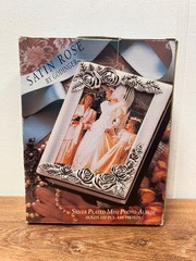 Unused Silver Plated Satin Rose Photo Album ( 100-4×6) in Original Box