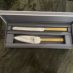 VERA WANG WEDGWOOD ~WITH LOVE~2 PIECE GOLD CAKE SERVING SET-NEW IN BOX FREE SHIP