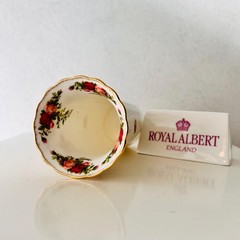 Royal Albert Old Country Roses Vase: English Bone China Floral Decor