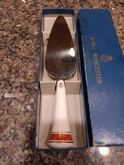Royal Worcester Howard (Ruby) Fine Bone China Cake Slice / Server 1989 – 1994 JG