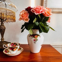 Royal Albert Porcelain Vase – Old Country Roses, English Bone China Floral Bud V