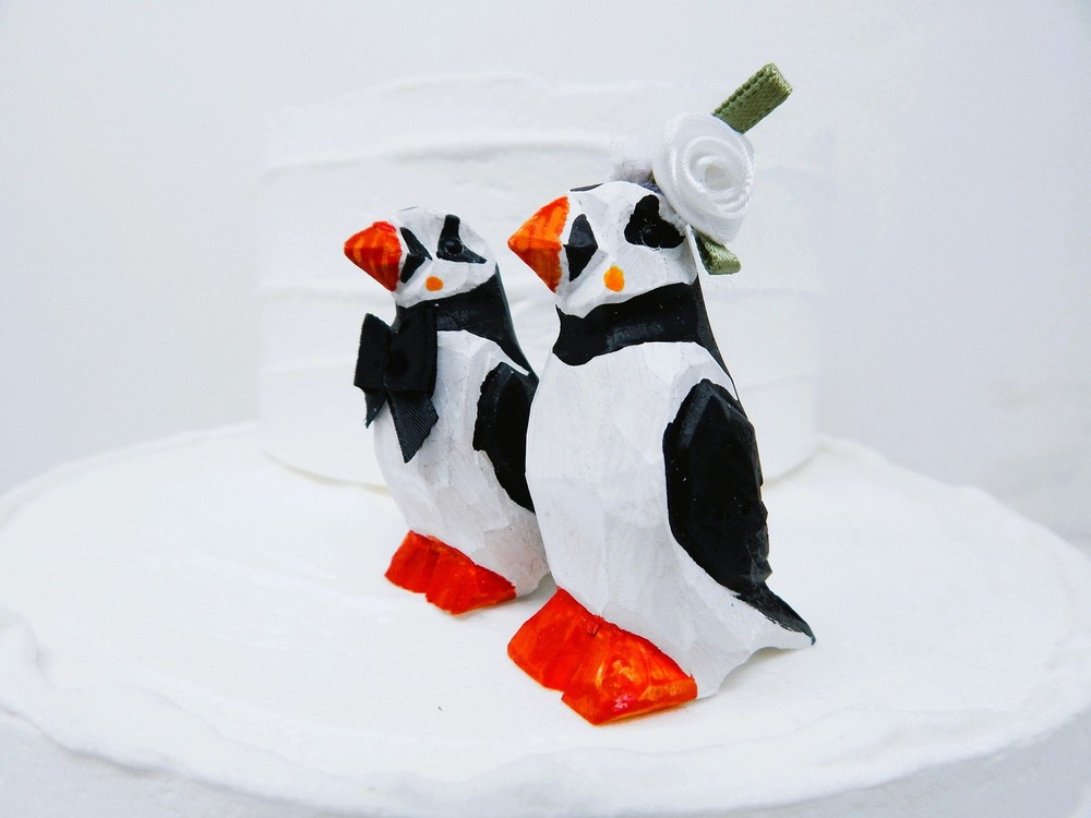 Puffin Cake Top Bride Groom Love Bird Winter Wedding Engage Carve Wood Statue