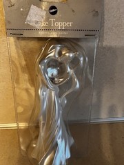 Wilton Pearly White Bride And Groom First Kiss Cake Topper NIP