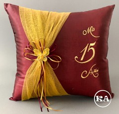 NEW! Quinceanera Kneeling pillow Red with Silver – cojin para quinceanera rojo