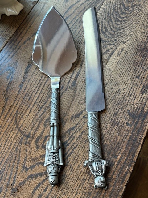 Vintage NIB Bombay Christmas Toy themed Cake Knife & Server w/pewter handles