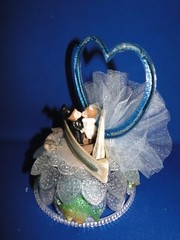 New Vintage Unique Kissing Bride & Groom in canoe Wedding Cake top #200