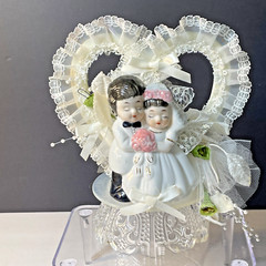 BLACK Hair Caucasan Bride & Groom Porcelain Wedding Cake Topper 60’s Vintage