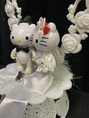 Hello Kitty & Daniel Sweet Cat Your Heart Wedding cake topper Bride Groom top